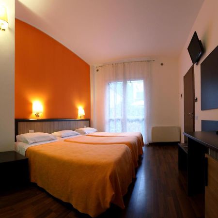 Lux Hotel Durante Mediolan Zewnętrze zdjęcie