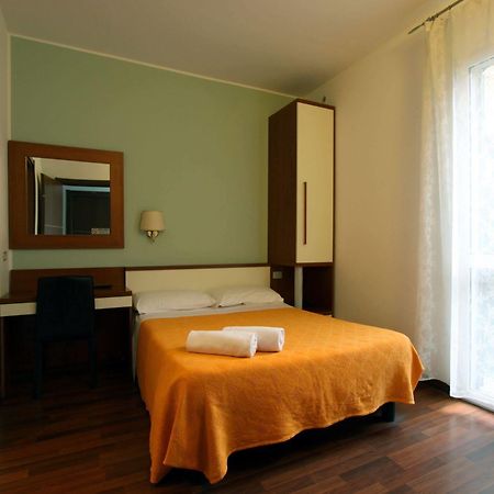 Lux Hotel Durante Mediolan Zewnętrze zdjęcie