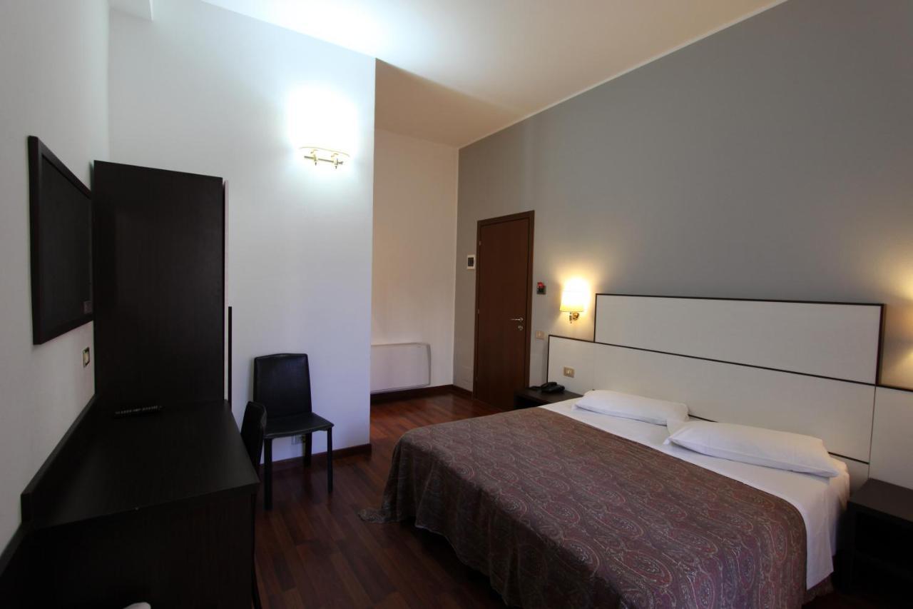 Lux Hotel Durante Mediolan Zewnętrze zdjęcie