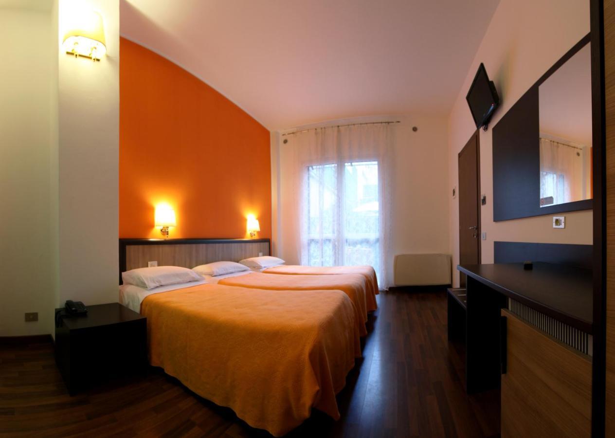 Lux Hotel Durante Mediolan Zewnętrze zdjęcie