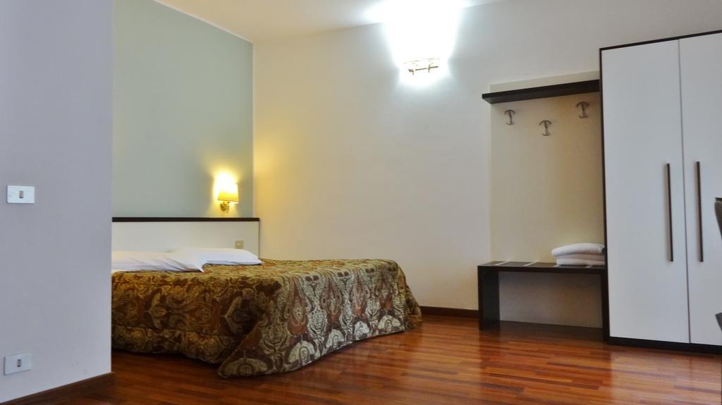 Lux Hotel Durante Mediolan Zewnętrze zdjęcie