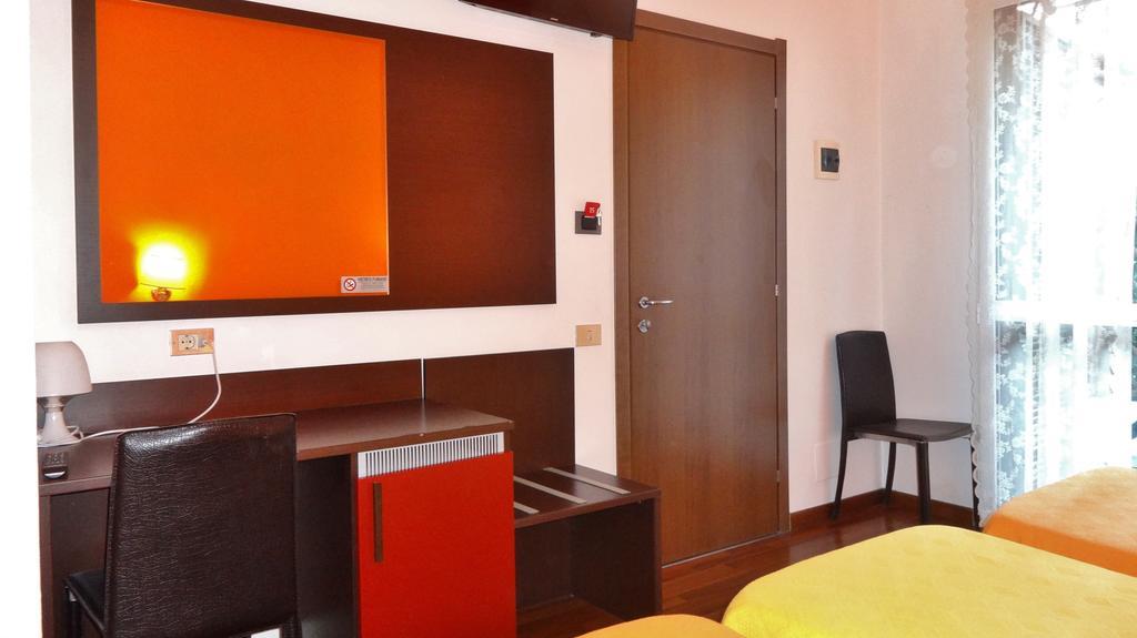 Lux Hotel Durante Mediolan Zewnętrze zdjęcie