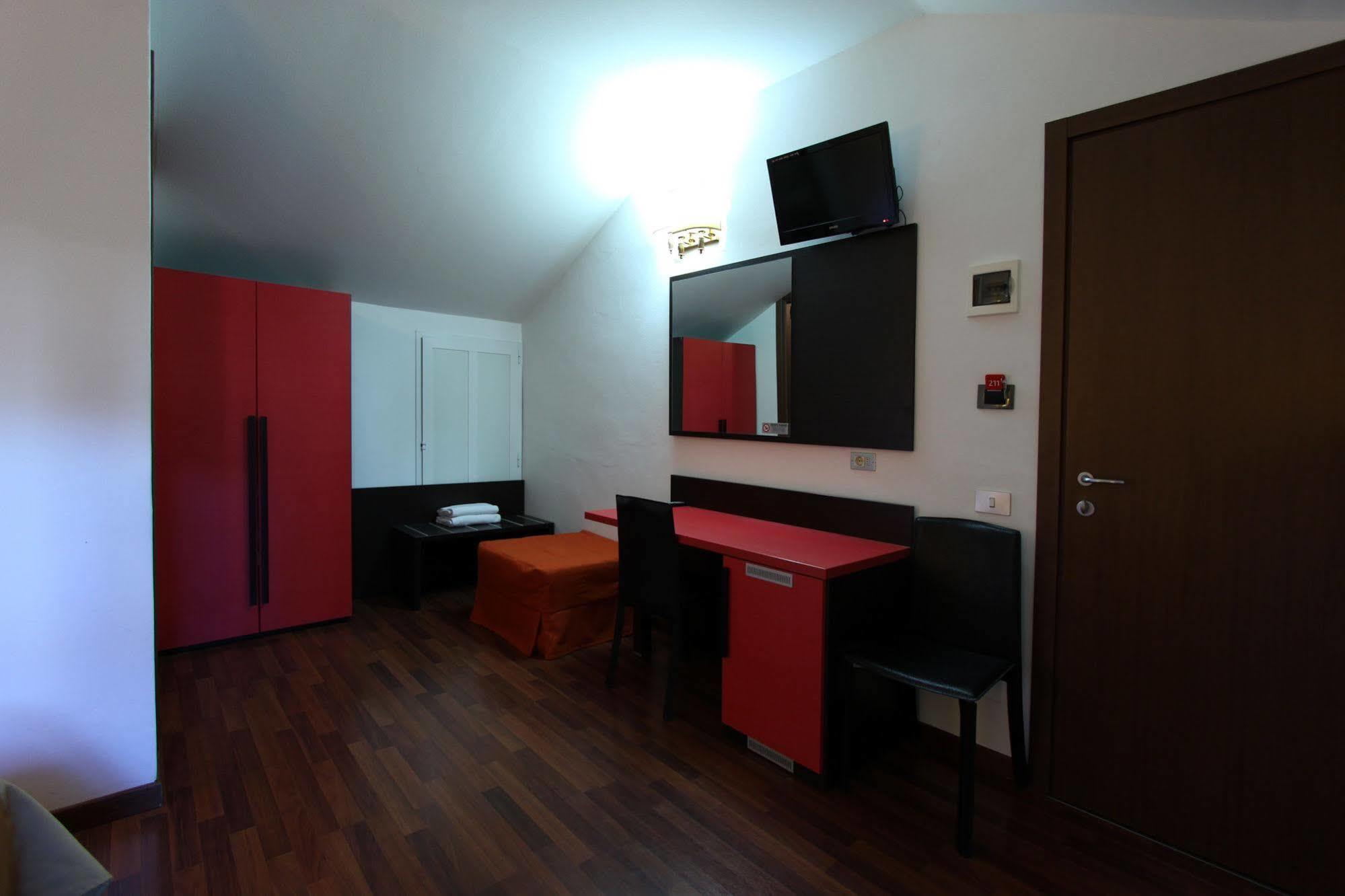 Lux Hotel Durante Mediolan Zewnętrze zdjęcie