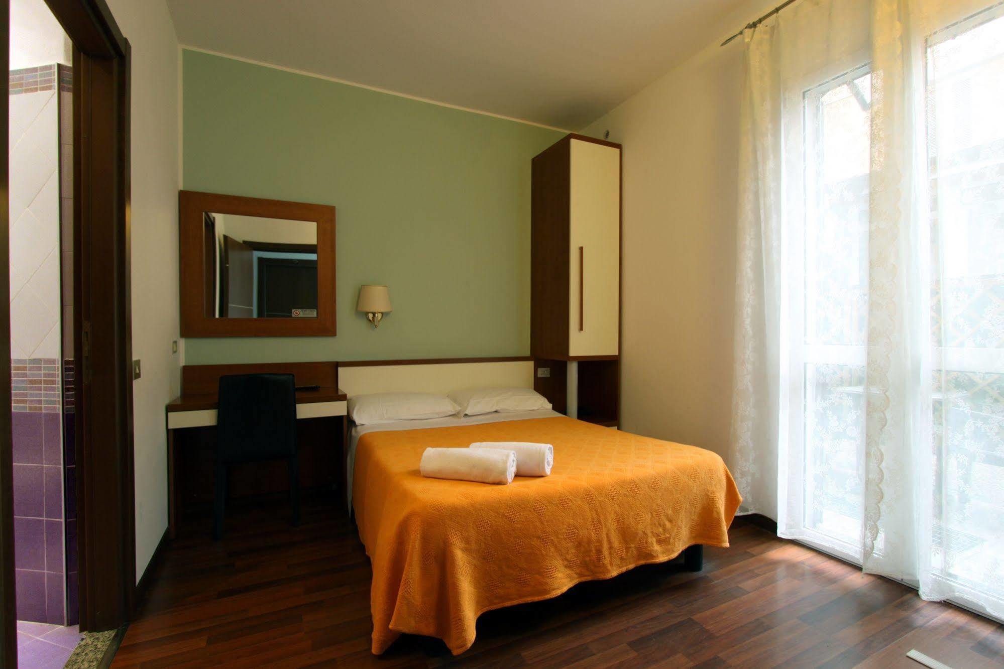 Lux Hotel Durante Mediolan Zewnętrze zdjęcie